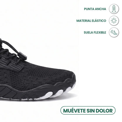 Close-up of the black knit toe area with elasticated toggle laces and a wide, rounded toe box with white-tipped sole. 41